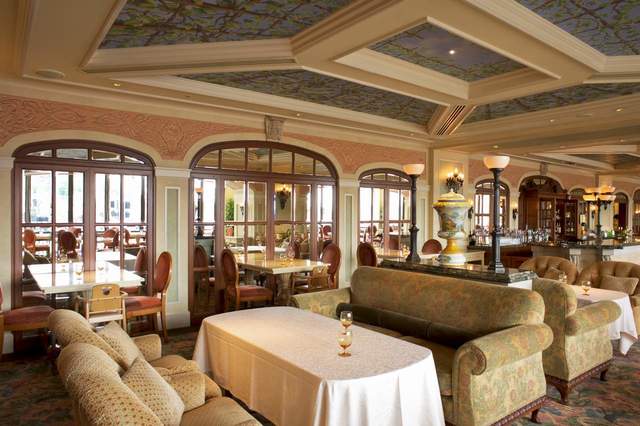 東京ディズニーシー・ホテルミラコスタ「ベッラヴィスタ・ラウンジ」　©Disney