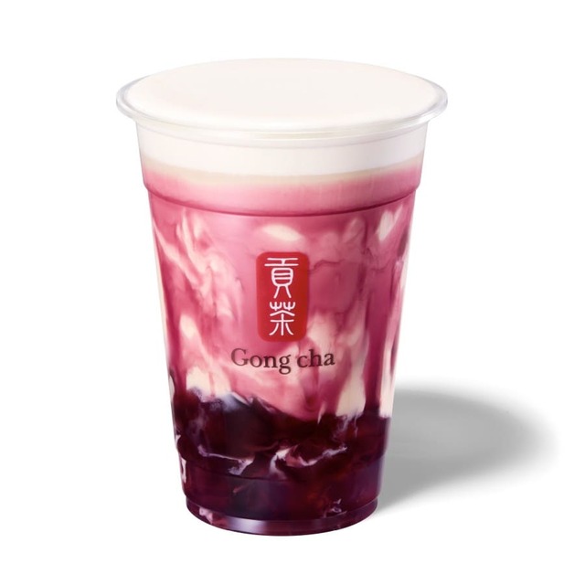 【ゴンチャ新商品】「あふれる巨峰 ミルクティー （ICED/M）」650円／スイーツのような満足感のある仕上がり！