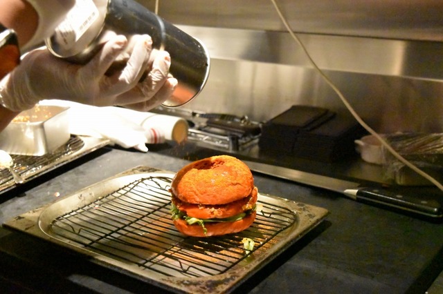 仕上げにカイエンパウダーをフリフリ