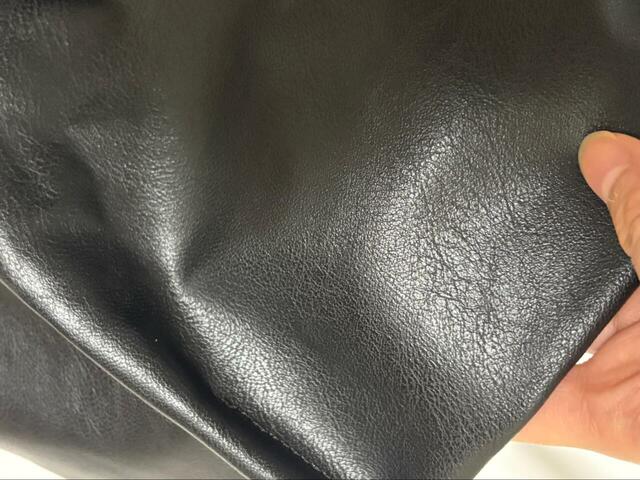 【ロペピクニック 洗えるメッシュハンドルトートバッグ】生地は合成皮革。高級感があります◎