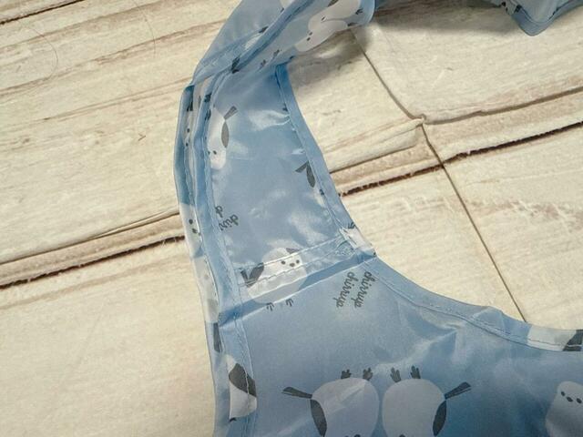 幅広な持ち手なため、肩に食い込みにくく◎