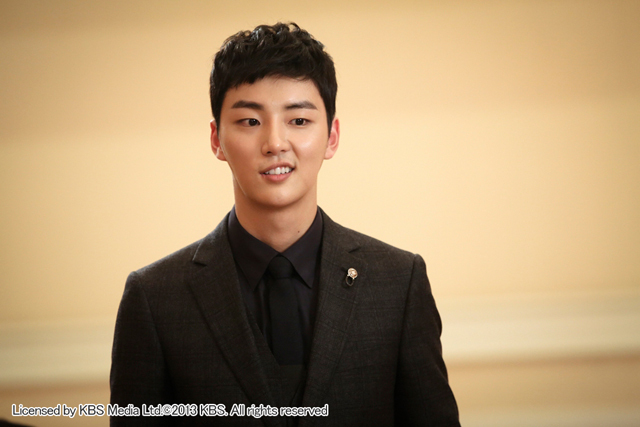 『総理と私』　Licensed by KBS Media Ltd. ©2013 KBS. All rights reserved