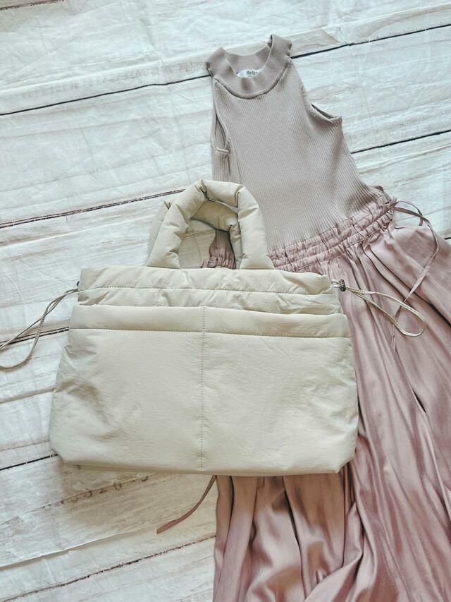 サラッとしたアメスリのロングドレスに合わせても◎