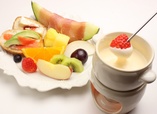 白のチーズフォンデュ+フルーツプレート ¥1,650円