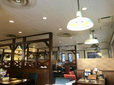 【ステーキガスト】店内は広々としており清潔で落ち着いた雰囲気