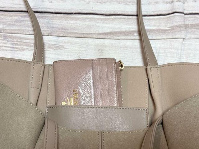 ポケットにはフラグメントケースを収納