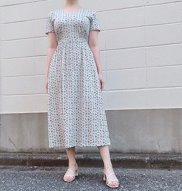 【UNIQLO（ユニクロ）】ポール＆ジョー  フレアワンピース（半袖）／グリーンSサイズ着用