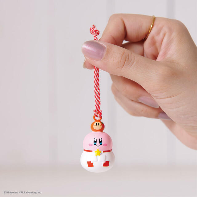 星のカービィ　ころ鈴根付 おもちカービィ（ほおばり）1,430円（税込）