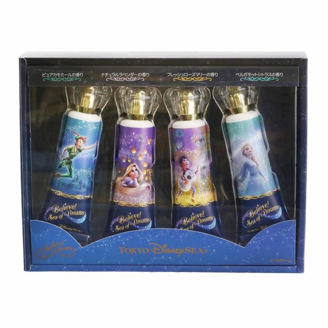 ハンドクリームセット 3,200円|サイズ:長さ約12cm、内容量30g×4本、(ピーターパン)ピュアカモミールの香り、(ラプンツェル)ナチュラルラベンダーの香り、(ミゲル)フレッシュローズマリーの香り、(エルサ)ベルガモットシトラスの香り|販売店舗:東京ディズニーシー「エンポーリオ」|ビリーヴ!~シー・オブ・ドリームス~の世界観がデザインされたグッズ