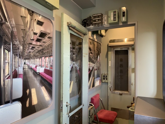 「1000系・1202号編成」で実際に使用されていた部品を設置