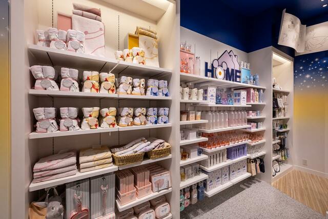 【ディズニーストア 太田イオンモール店】店内のアイテム