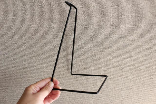 【ダイソー】フローリングワイパースタンド／100円