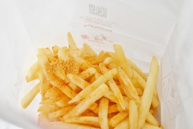 パウダーとポテトを袋にイン!シャカシャカポテト 柚子七味マヨ(ポテト単品+30円)