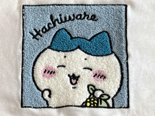 正面にハチワレのかわいいサガラ刺繍入りデザイン!