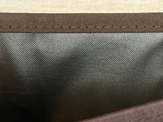 裏面にPVC貼り加工が施されているので、厚手で丈夫!