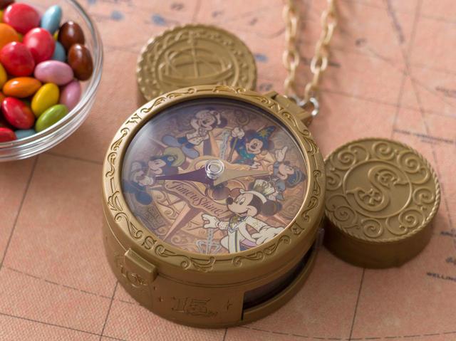 「東京ディズニーシー20周年：タイム・トゥ・シャイン！」カラフルチョコレート、ミニスナックケース付き 1,200円｜ニューヨーク・デリ