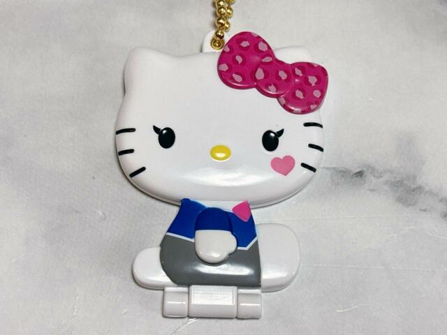 ピンクのレオパードリボンとお顔のハート、まつ毛のあるおめめがキュート！まさにJK♪