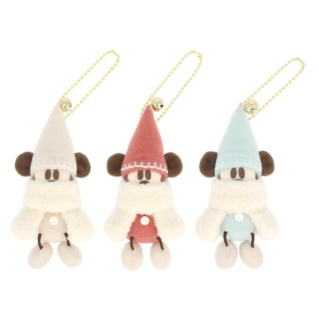 ぬいぐるみチャームセット 3,700円|東京ディズニーリゾート「ディズニー・クリスマス」スペシャルグッズ|販売店舗:東京ディズニーランド「ディズニー&カンパニー」、東京ディズニーシー「エンポーリオ」|発売日:2025年11月10日(月)