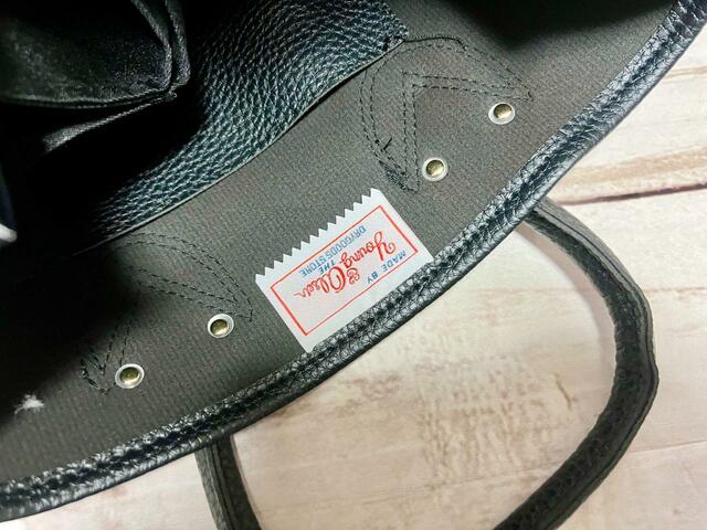 内側にもおしゃれなブランドロゴタグ付き♪