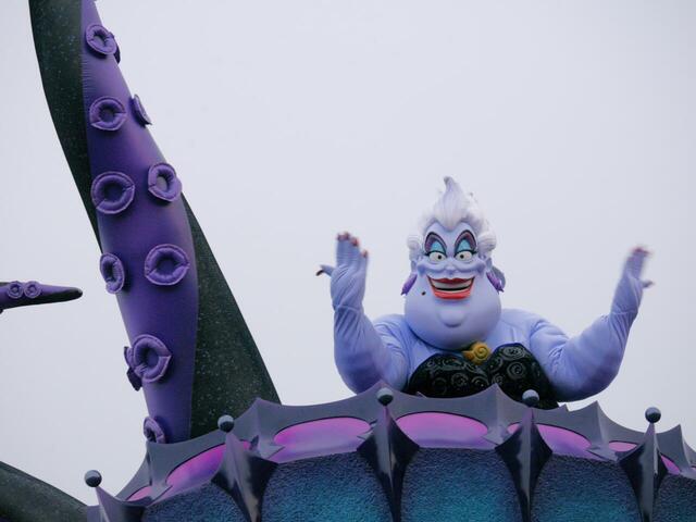 東京ディズニーランド「ザ・ヴィランズ・ハロウィーン“Into the Frenzy”」の模様:東京ディズニーリゾートのハロウィーン Ⓒ Disney