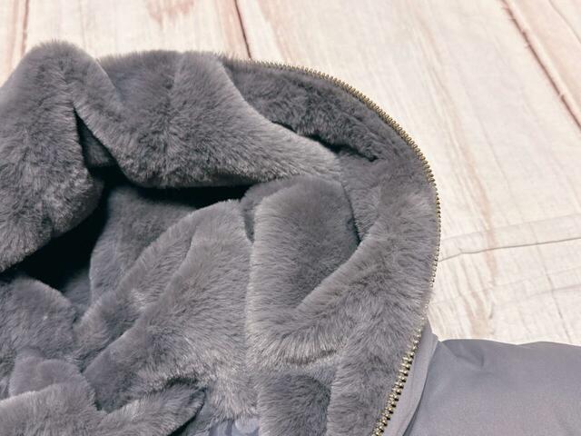 フードの内側はファー素材が用いられています。かわいい！