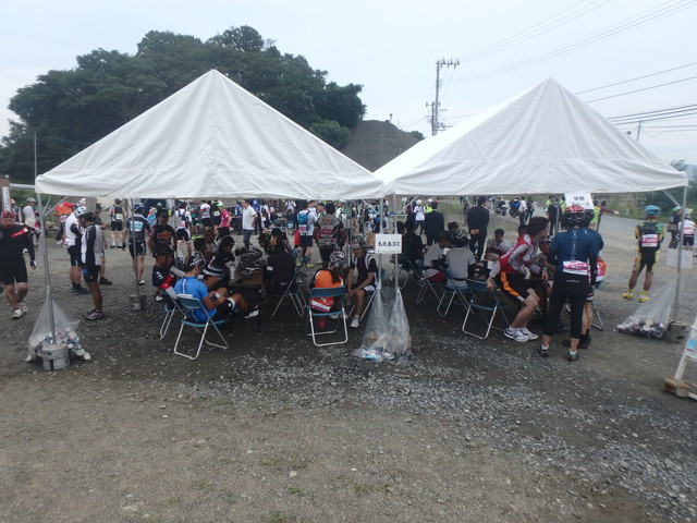 ツール・ド・東北2015／何十kmも走って蓄積した疲労をエイドステーションで癒やす