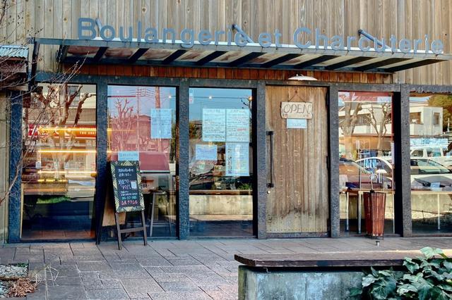 平日でも開店の30分前には行列ができていた