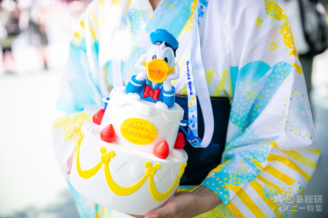 ケーキ型 ポップコーンバケット 2018年「ドナルドの“ハッピーバースデー・トゥー・ミー! ”」