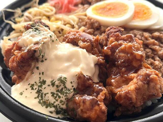 「タルタルから揚げ＆にんにく豚焼肉丼」