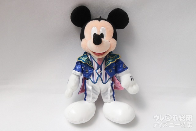 ぬいぐるみバッジ（バレンタイン・ナイト） 4800円／青いジャケットがお洒落！裏地のピンクまで再現