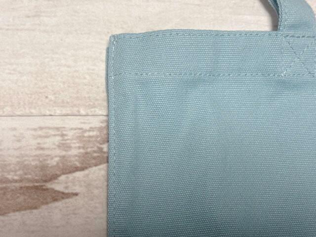 素材は綿100%。厚手で丈夫なコットンキャンバス生地です