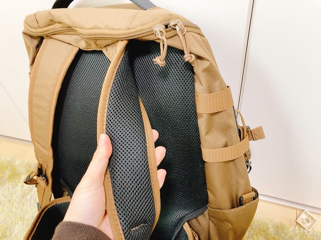 【ワークマン　ジョイントバックパック ハイカーズエディション】背負いベルトの裏はメッシュ加工がされていて蒸れない