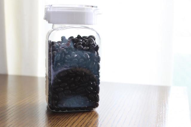 【ダイソー】ワンプッシュで開閉できる保存容器／100円