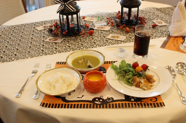 グリーンカレーに野菜を添えて