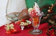 【サンマルクカフェ】まるでケーキのような味わいの「ストロベリー＆ピスタチオアイスのX'mas ケーキパフェ」