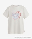 【Cath Kidston × Hello Kitty】ベーシックTシャツ White 7,700円／ブランドの象徴「Provence Rose」と手描きのギンガムチェックを組み合わせた「Hello Kitty Gingham Provence」デザイン