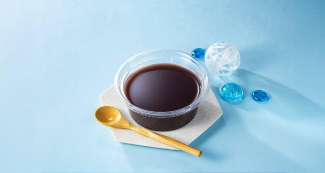 「とろけるくちどけ水ようかん」<価格:237.6円(税込)>【セブン‐イレブンに“和スイーツ”が続々新登場!北海道十勝産小豆使用「豆大福」と「草もち」が重量アップでよりずっしり!】