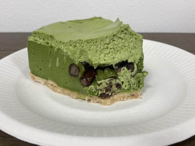 【スターバックス　アーモンドミルクの抹茶ムース】1層目のホイップがふわふわ