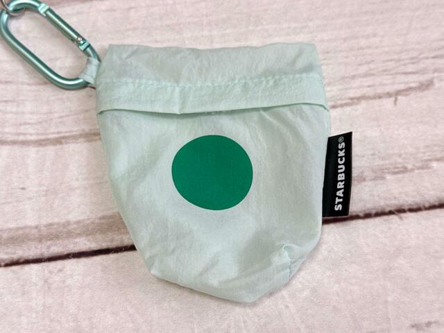 スタバのカップを模したデザインがかわいいポーチ