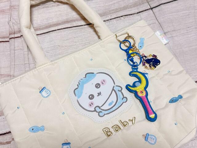 お気に入りのハチワレバッグにつけてみました。推しと推しの共演♪