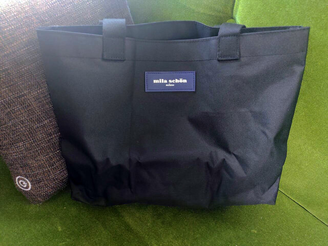 物を入れると自立するのもGOOD