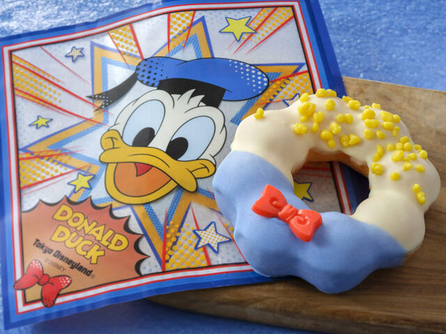 スペシャルドーナツ 450円｜販売店舗：ラケッティのラクーンサルーン、ロイヤルストリート・ベランダ｜ 東京ディズニーランド ディズニー・パルパルーザ「ドナルドのクワッキー・ダック！ダック！ダックシティ！」スペシャルグッズスペシャルメニュー