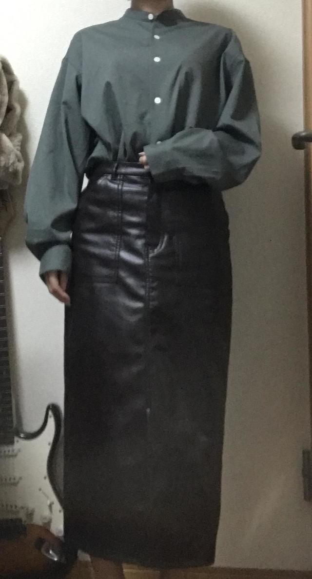 【GUのオーバーサイズバンドカラーシャツ】インしてスタイルアップを狙ってみましょう