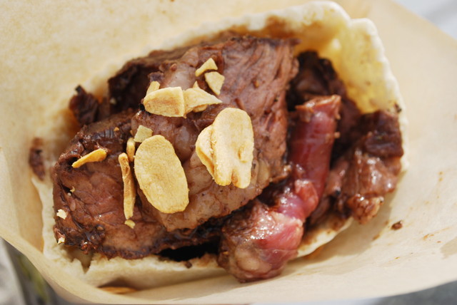 「肉フェス TOKYO 2015 春」／大木屋のステーキサンド