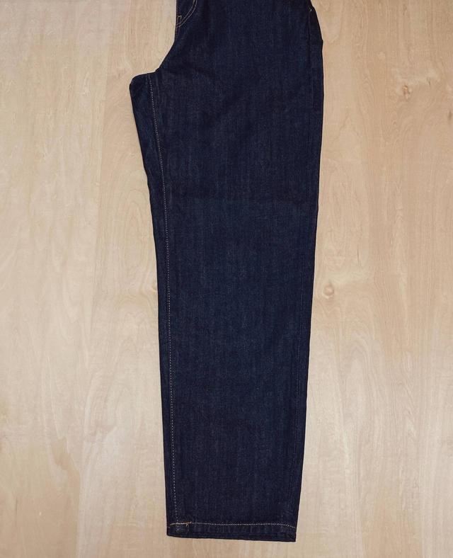 【UNIQLO（ユニクロ）】ペグトップハイライズジーンズ（丈標準68cm）／裾に向かって細くなるテーパードシルエット！