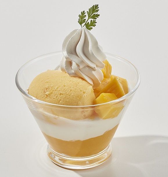 マンゴーとヨーグルトのミニパルフェ
