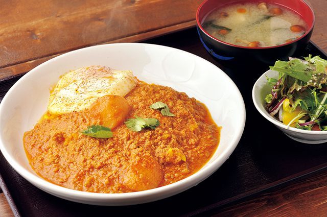 絶品!「酒場カレー」厳選5／スパイス&ハーブ居酒屋 やるき（新中野）　  キーマカレー 750円（ランチ）