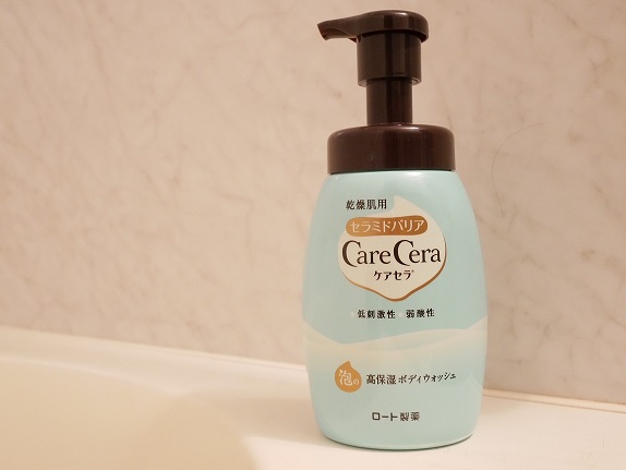 ケアセラ　泡の高保湿ボディウォッシュ