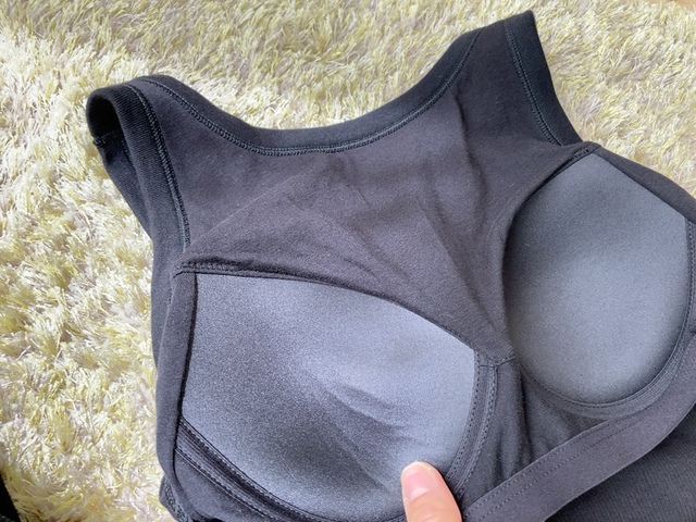 【ユニクロ アメリカンスリーブブラタンクトップ】ほぼ綿のユニクロの方がしっとり柔らかい触り心地です