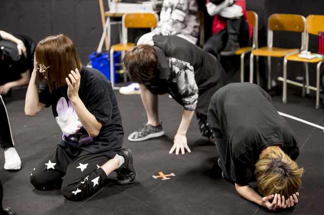 アリスインデッドリースクール 少年・稽古風景（撮影・フクシアヤミ）